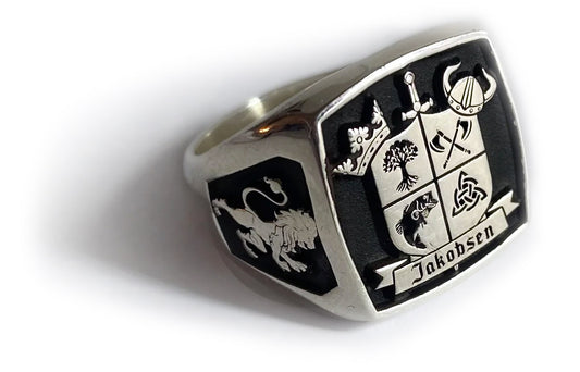 Coat of Arms Signet Ring, Customised, Personalized. Family Emblem.